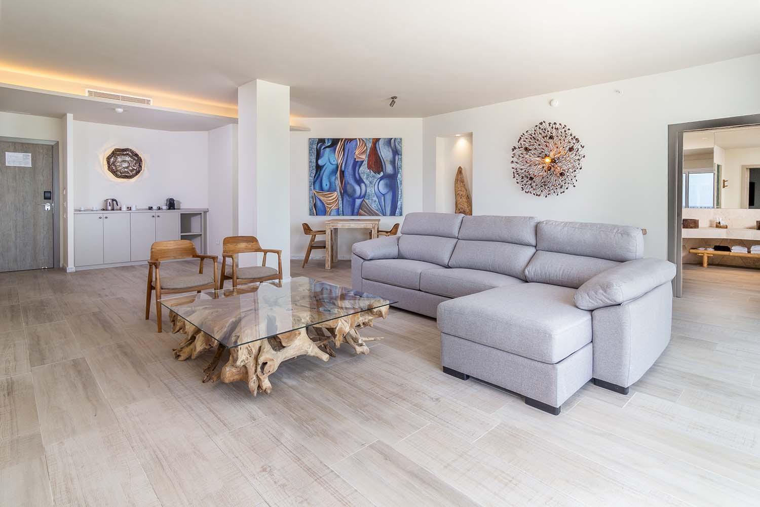 Zahara Beach & Spa By Qhotels - Adults Recommended Zahara de los Atunes Rom bilde Interior of a suite at the hotel