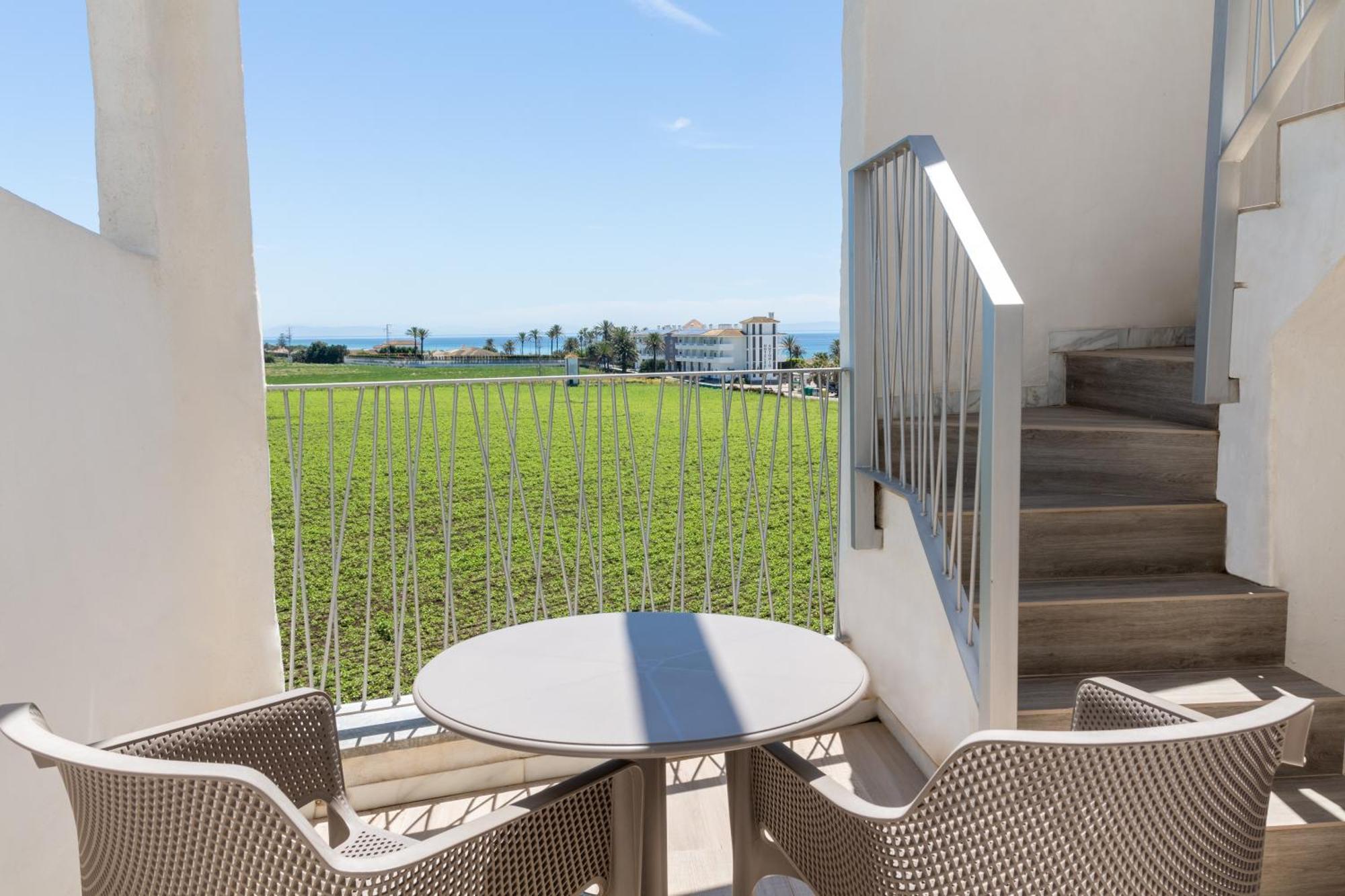 Zahara Beach & Spa By Qhotels - Adults Recommended Zahara de los Atunes Eksteriør bilde View from the balcony of a two-bedroom apartment