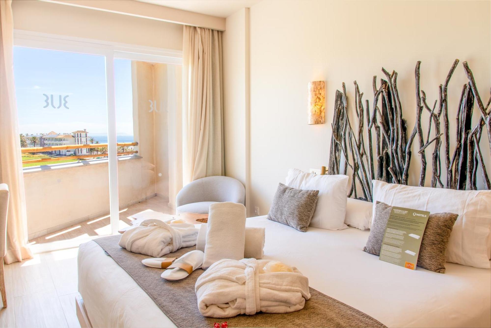 Zahara Beach & Spa By Qhotels - Adults Recommended Zahara de los Atunes Eksteriør bilde A room at the Blue Sea Costa Brava resort