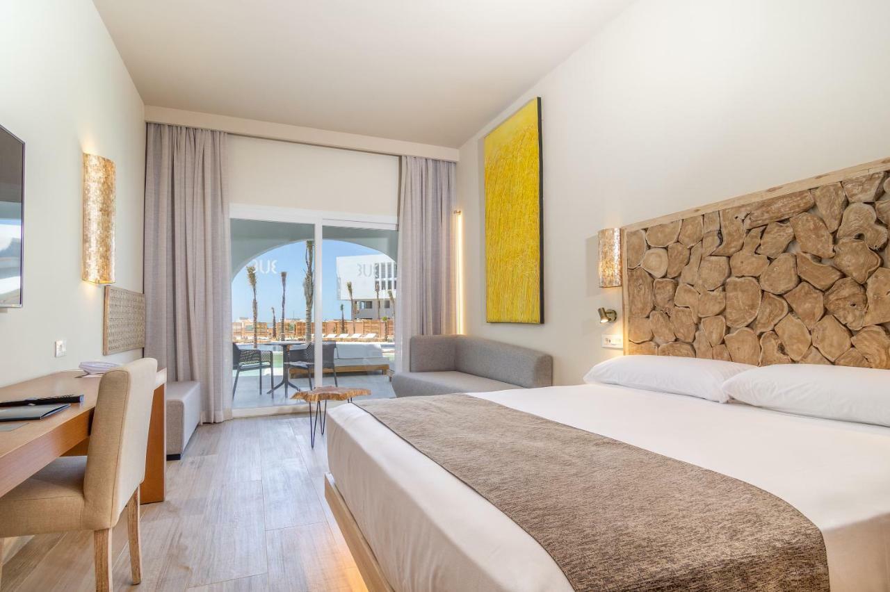 Zahara Beach & Spa By Qhotels - Adults Recommended Zahara de los Atunes Eksteriør bilde A room at the hotel